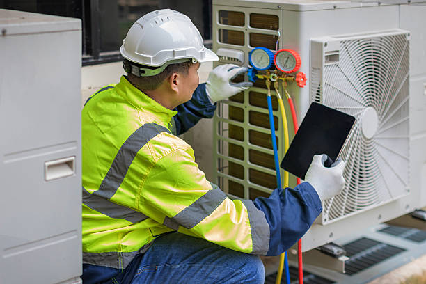 Professional Hvac technician working in Lockhart, FL